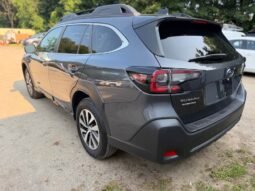 
										2025 Subaru Outback Premium full									