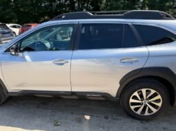 
										2025 Subaru Outback Premium full									