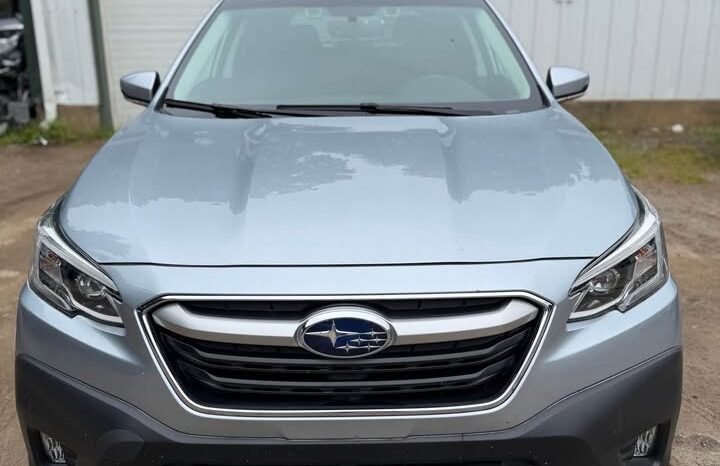 
								2022 Subaru Outback Premium full									