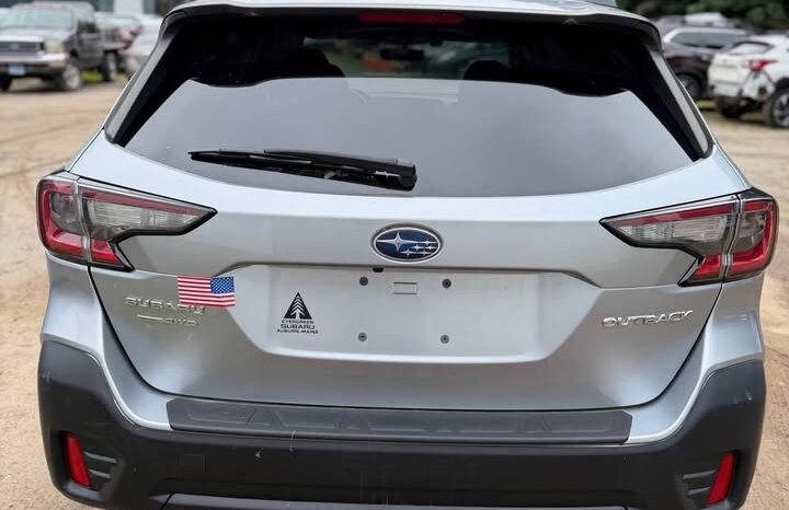 
								2022 Subaru Outback Premium full									