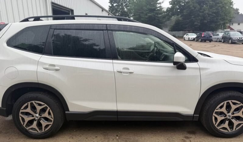
								2024 Subaru Forester Premium full									